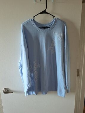 torrid Light Blue Crewneck Sweatshirt with Hummingbird & Floral Motif